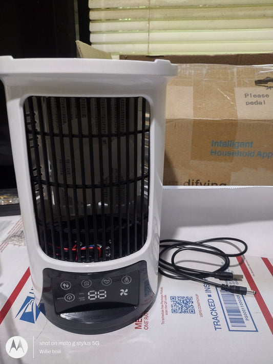 Humidifying fan